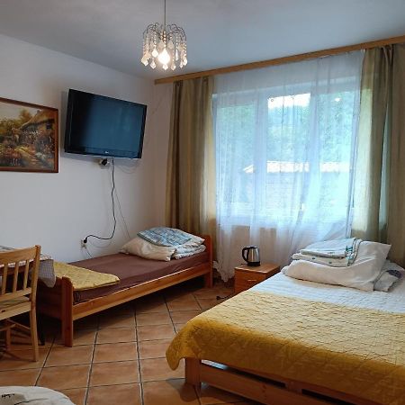 Jasionka Apartamento Ustrzyki Dolne Exterior foto