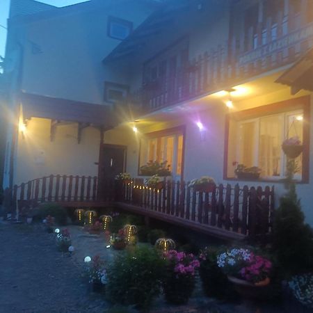 Jasionka Apartamento Ustrzyki Dolne Exterior foto