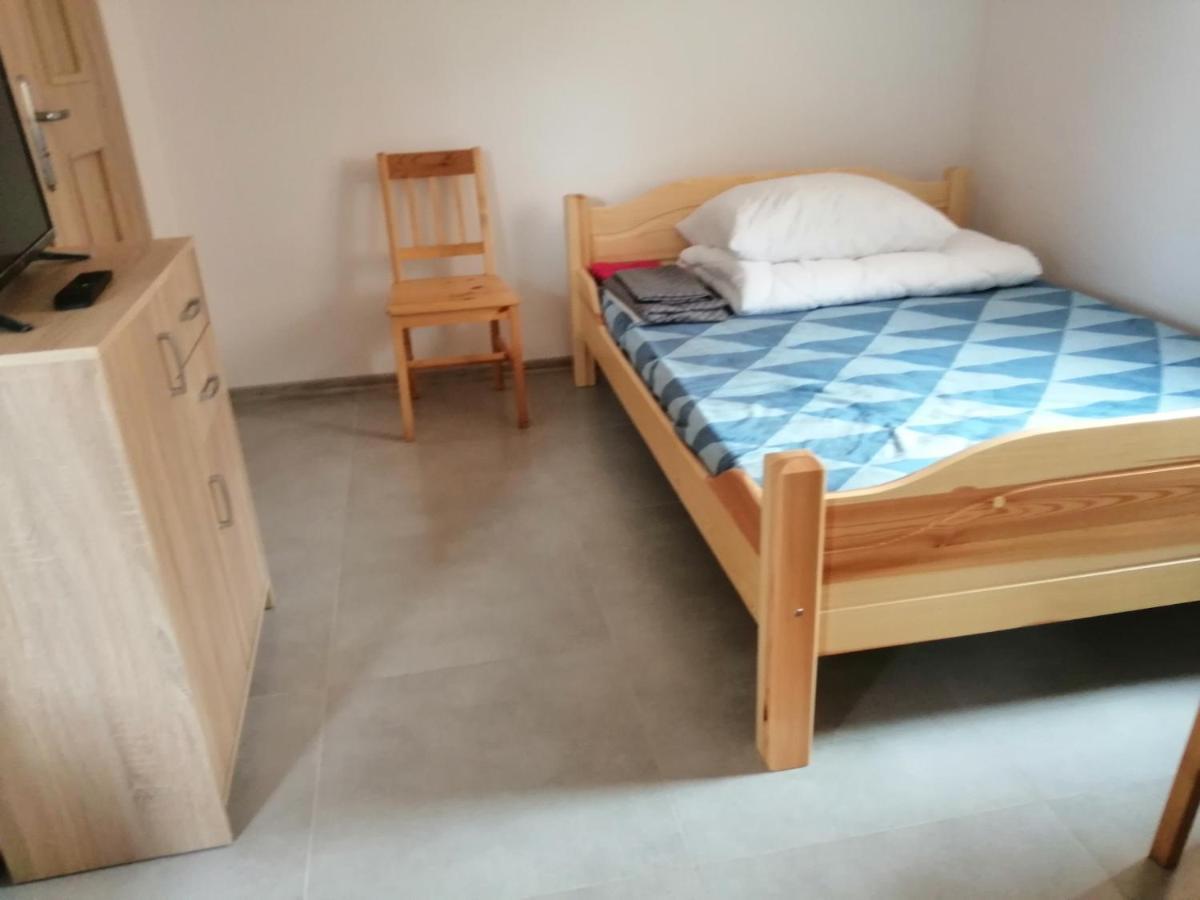 Jasionka Apartamento Ustrzyki Dolne Exterior foto