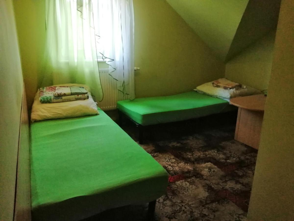 Jasionka Apartamento Ustrzyki Dolne Exterior foto
