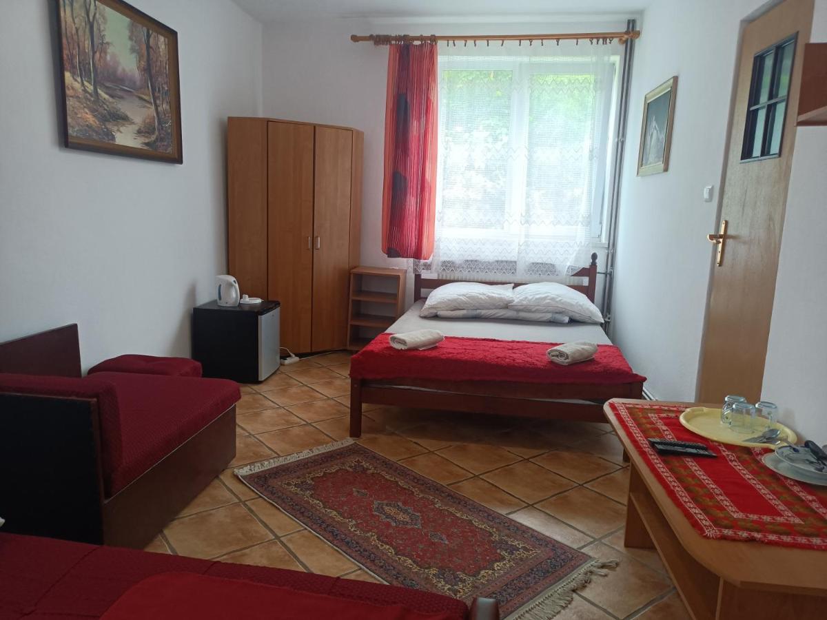 Jasionka Apartamento Ustrzyki Dolne Exterior foto